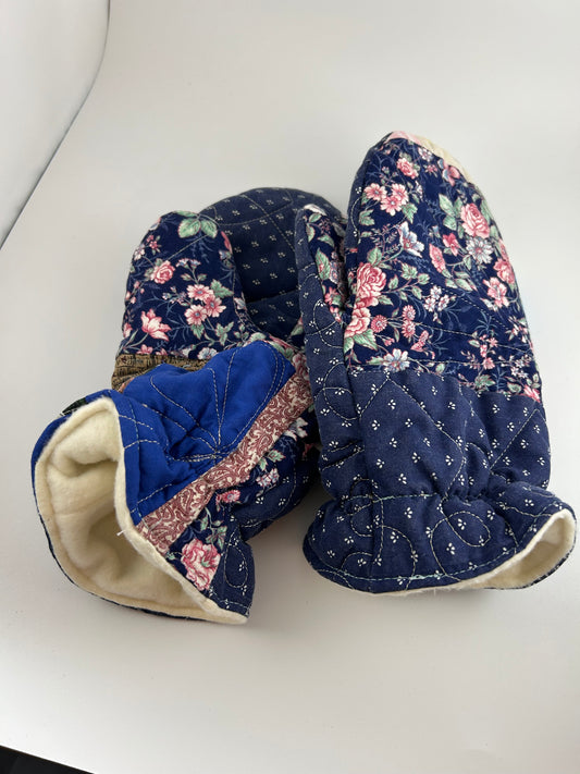 Quilty Mittens- Large